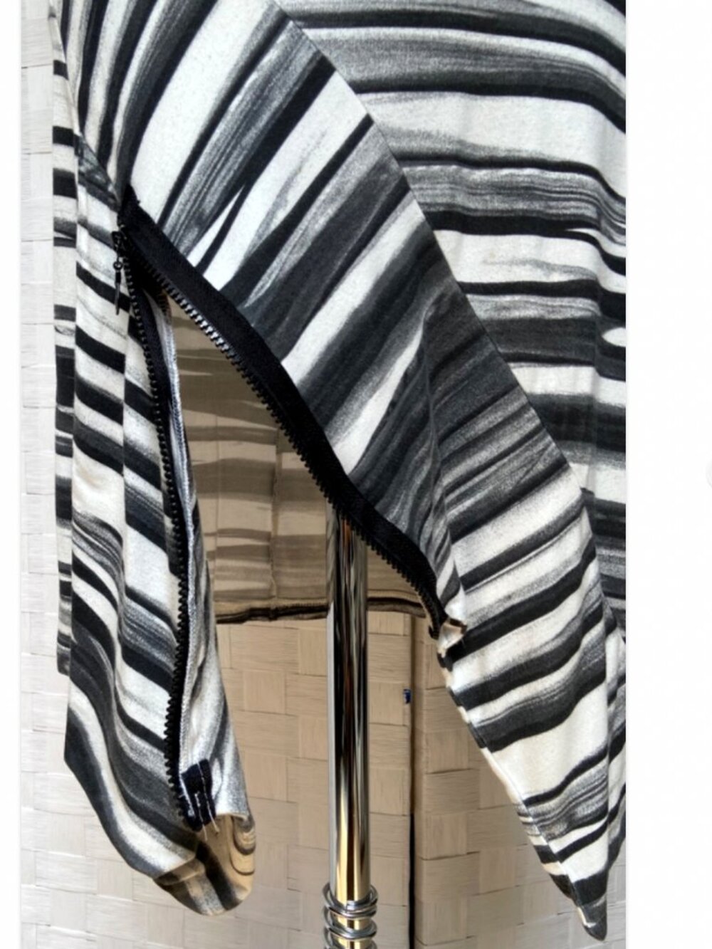 Matti Mamane Black & White Striped Asymmetrical Zip Dress Size XS - Picture 9 of 11